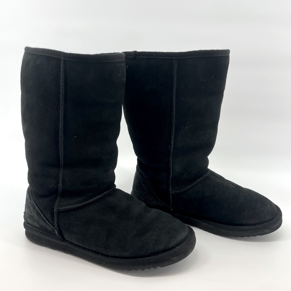 UGG Australia Women’s 5815 Classic Tall Black Suede Sheepskin Boots Size 8